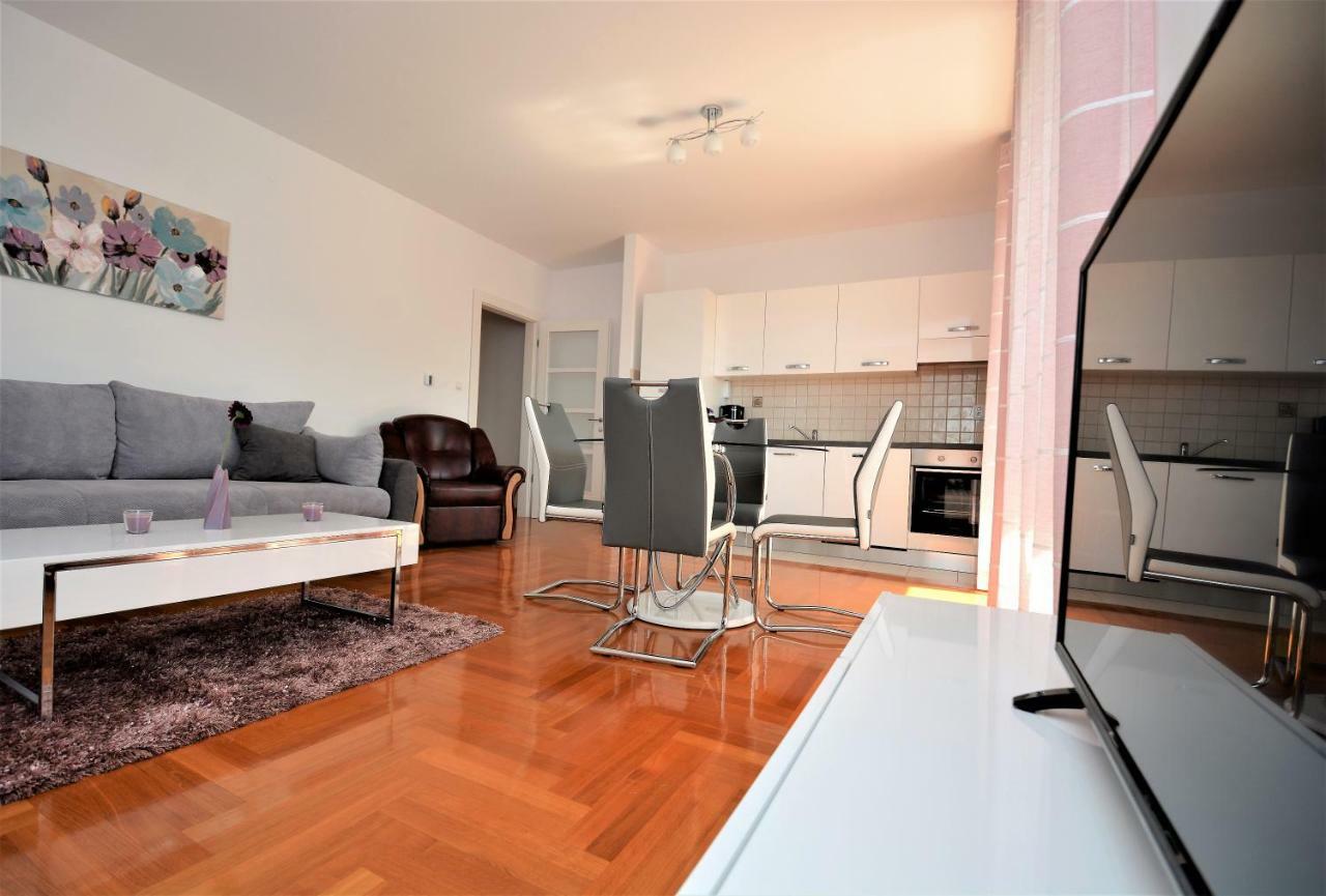 Apartmani Sladana Zara Esterno foto