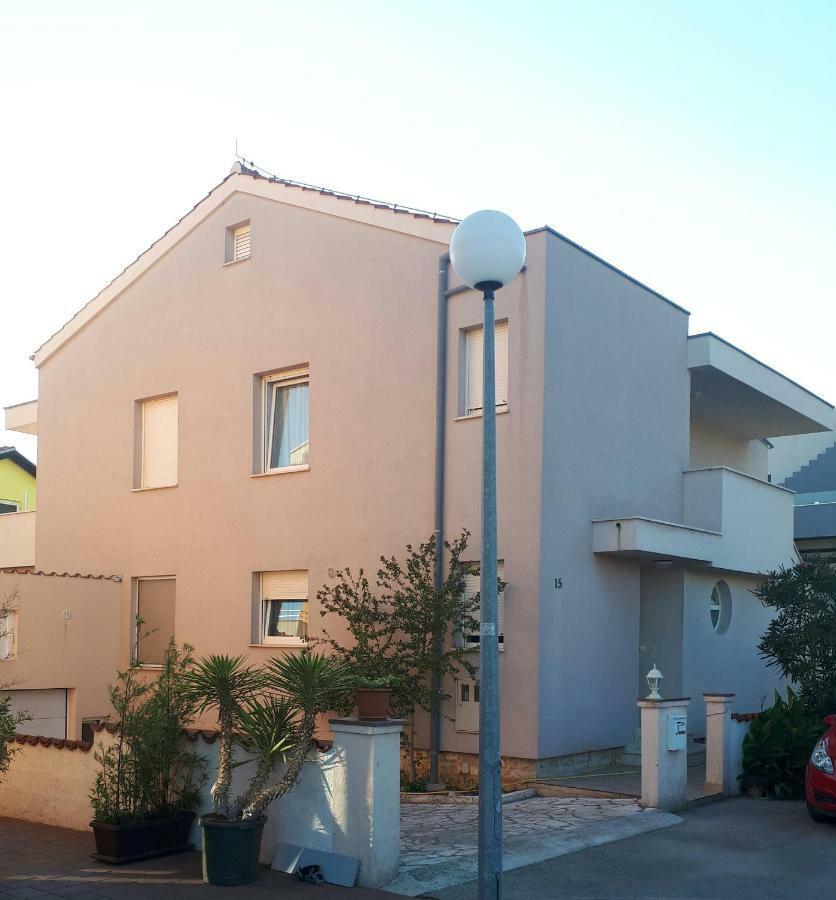 Apartmani Sladana Zara Esterno foto